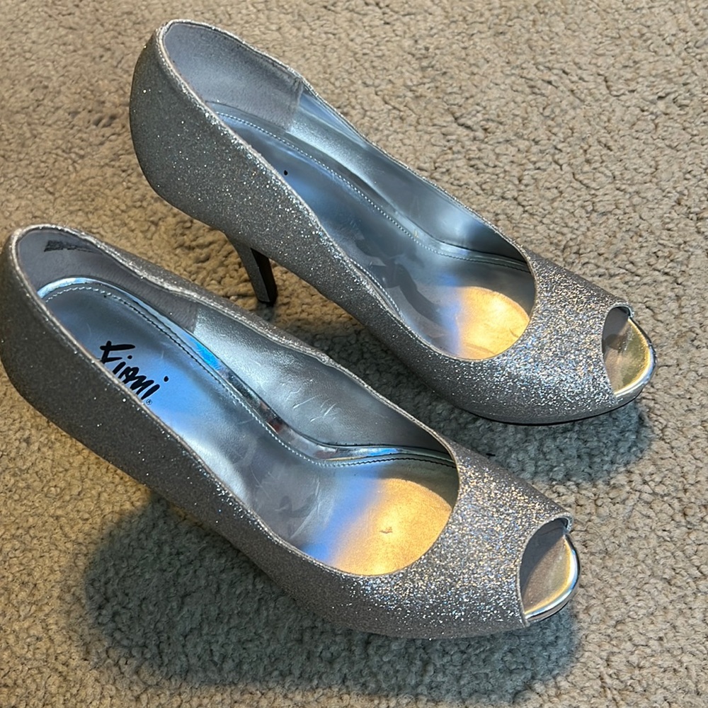 FIONI Silver Glitter Heels